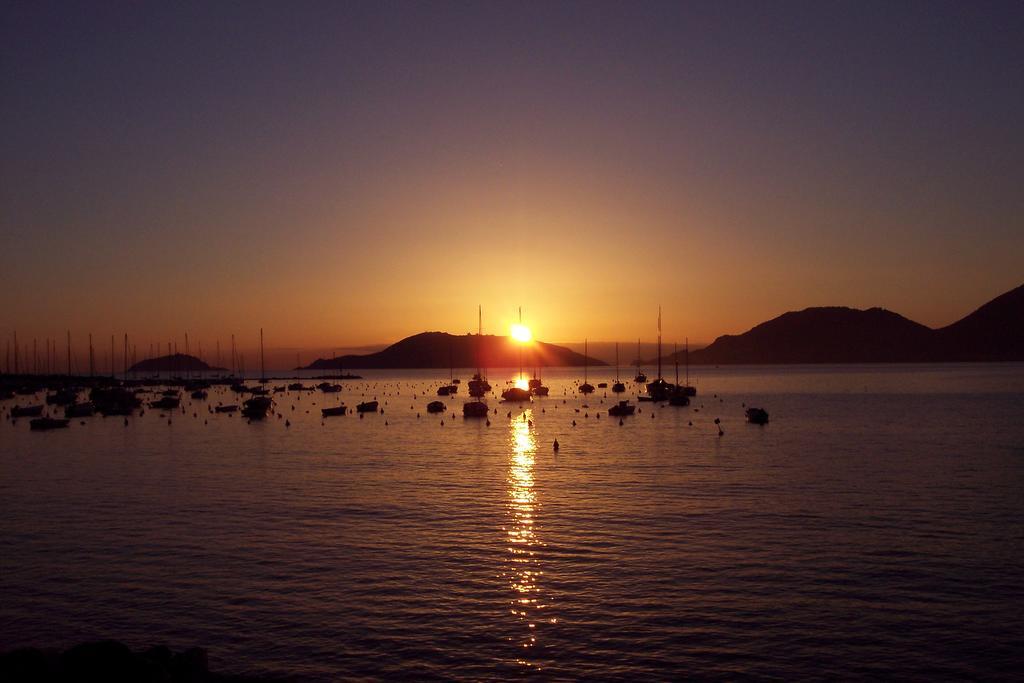 Affittacamere "In Piazzetta Da Vasco" Lerici Extérieur photo