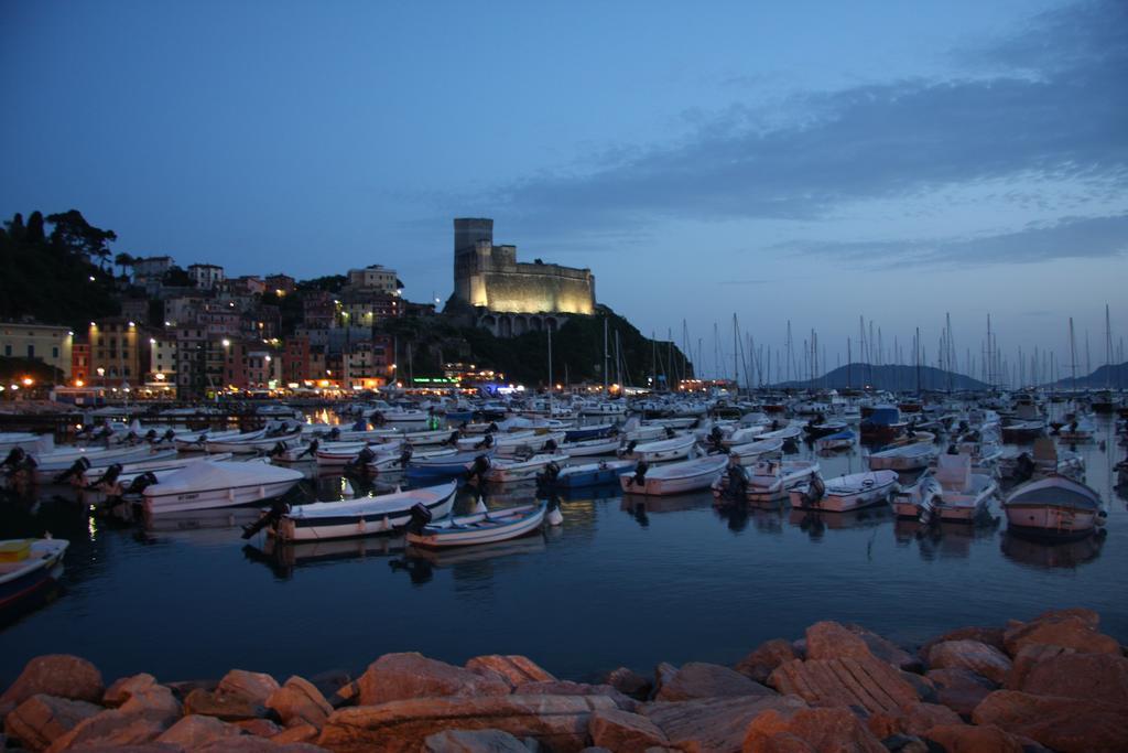 Affittacamere "In Piazzetta Da Vasco" Lerici Extérieur photo